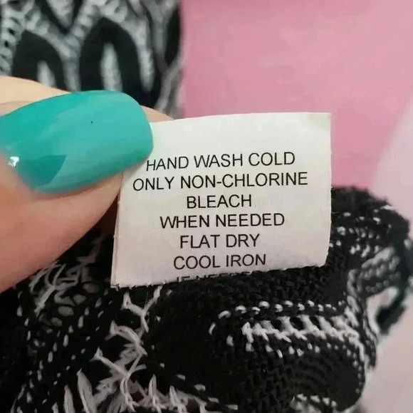 J Valdi Black and White Coverup - Picture 5 of 5